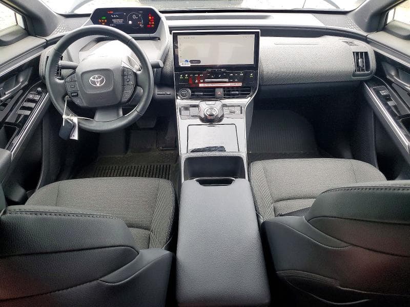 2024 TOYOTA BZ4X XLE 8