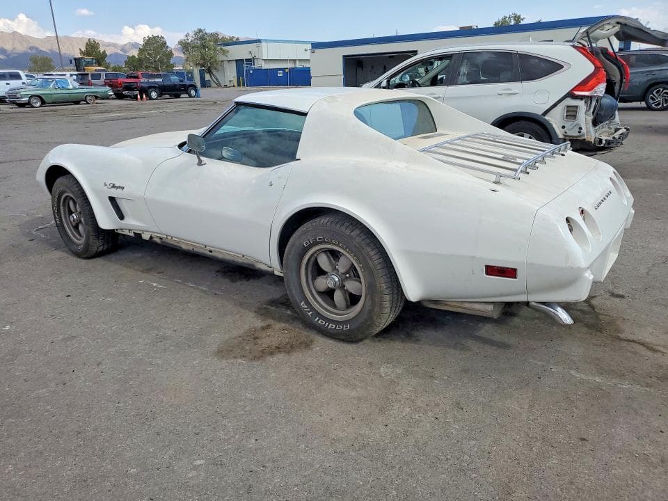 1975 CHEVROLET CORVETTE 2