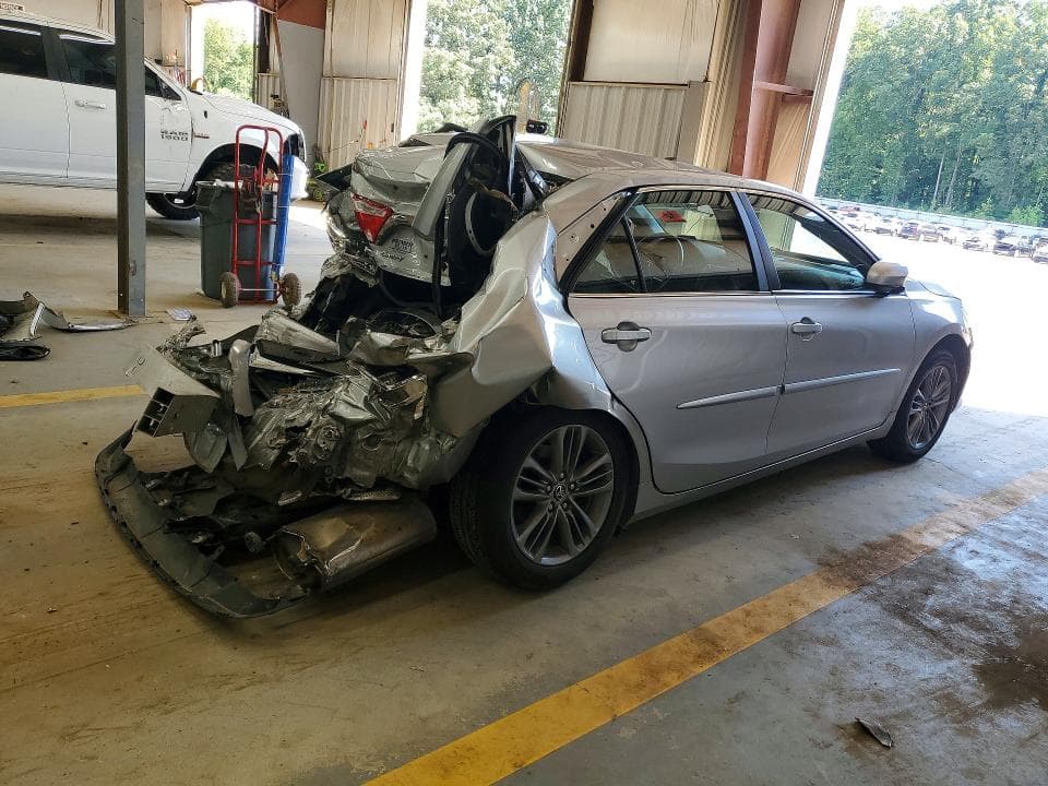 2017 TOYOTA CAMRY SE SE 3