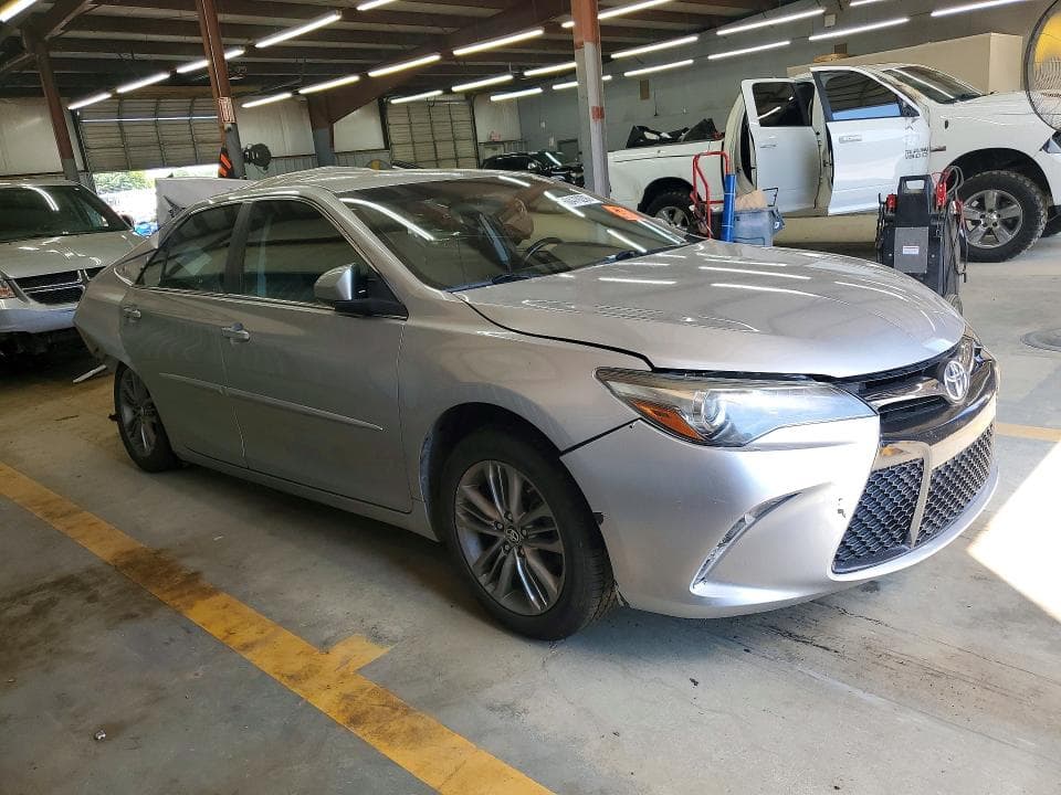 2017 TOYOTA CAMRY SE SE 4