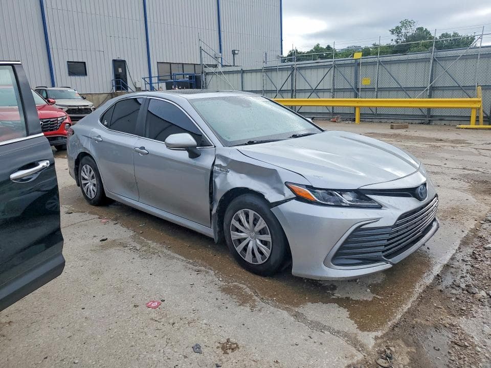 2021 TOYOTA CAMRY LE 4
