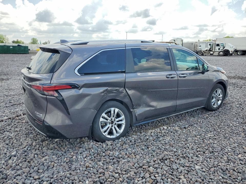 2023 TOYOTA SIENNA PLATINUM 7-PASSENGER 3