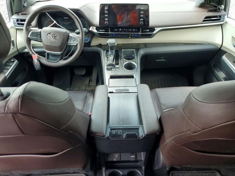 2023 TOYOTA SIENNA PLATINUM 7-PASSENGER 8