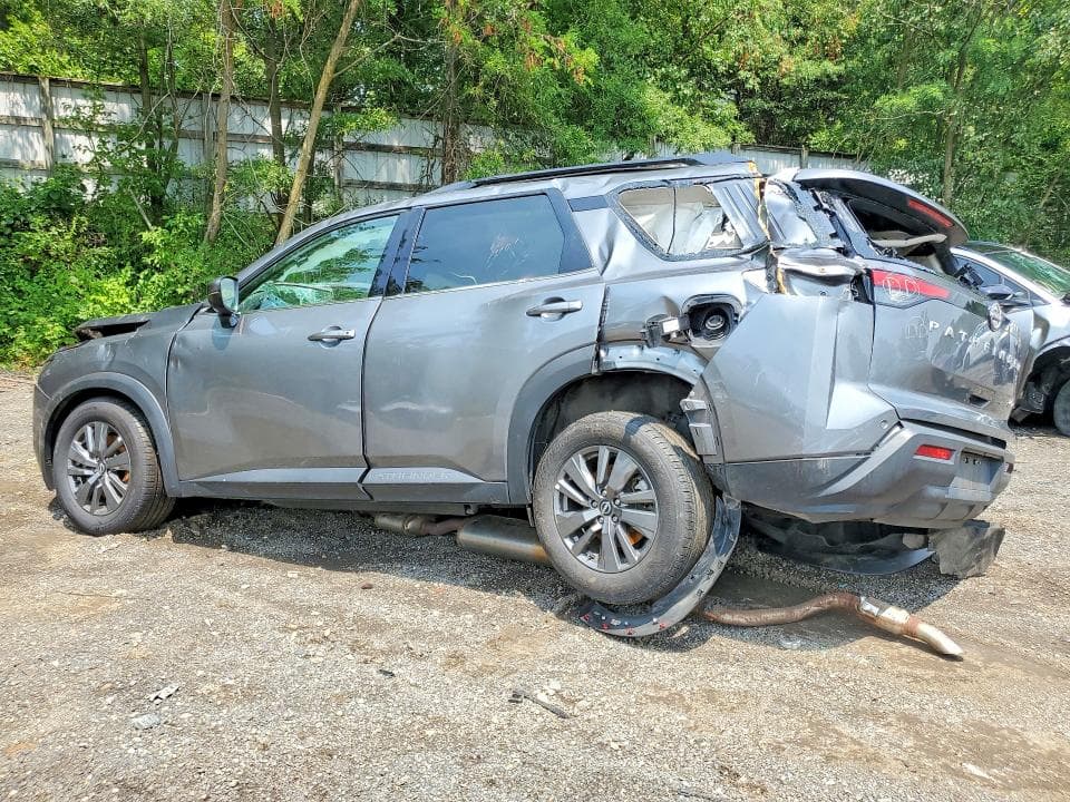 2024 NISSAN PATHFINDER SV 2