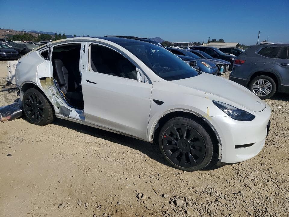 2022 TESLA MODEL Y 4