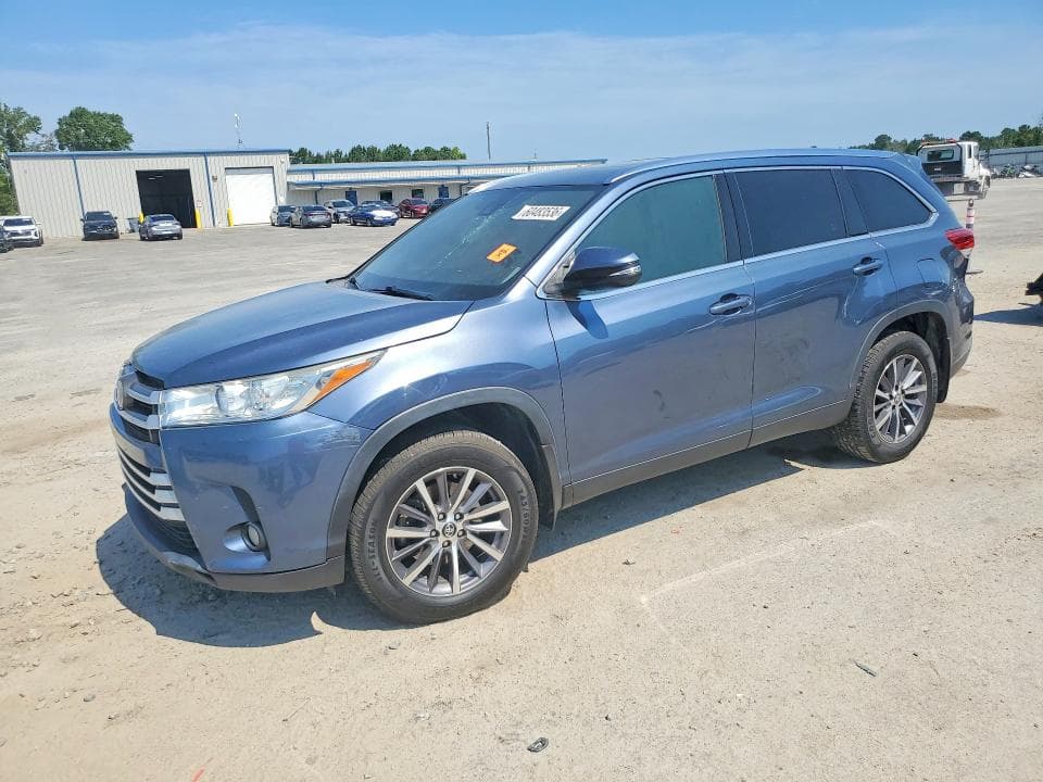 2019 TOYOTA HIGHLANDER XLE - 1