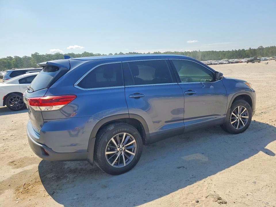 2019 TOYOTA HIGHLANDER XLE 3