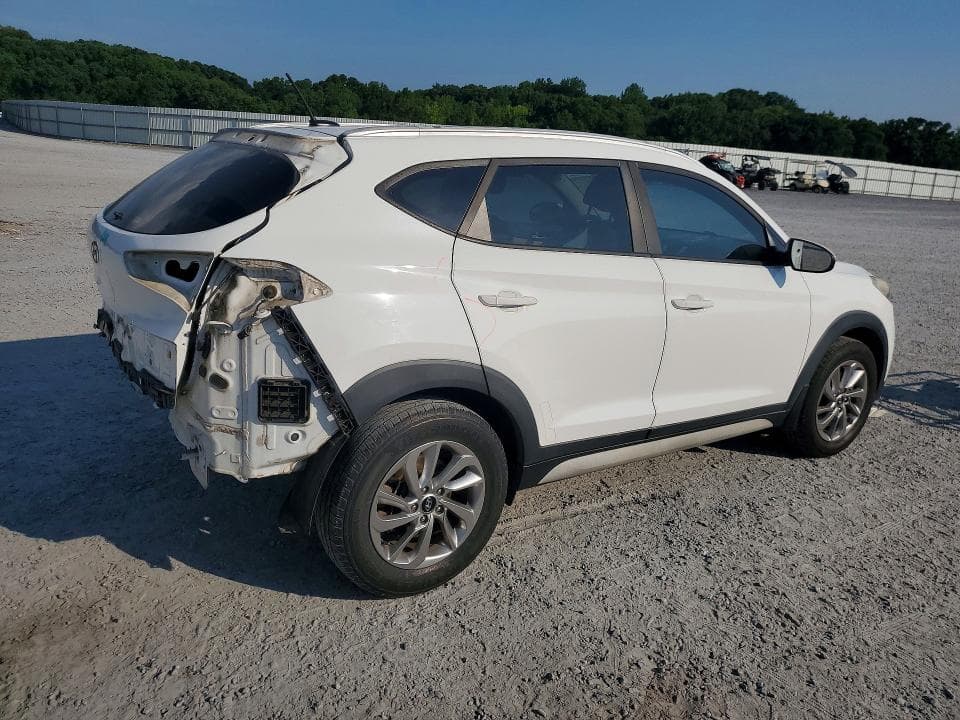 2017 HYUNDAI TUCSON SE 3