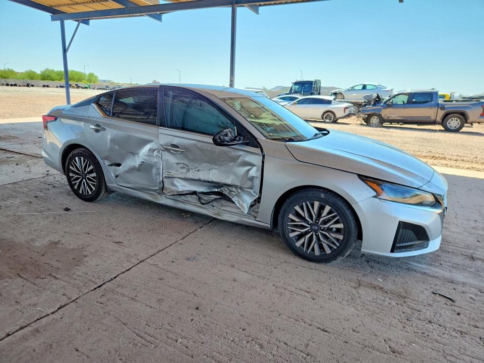 2023 NISSAN ALTIMA SV 4