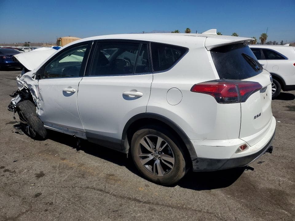 2018 TOYOTA RAV4 XLE 2