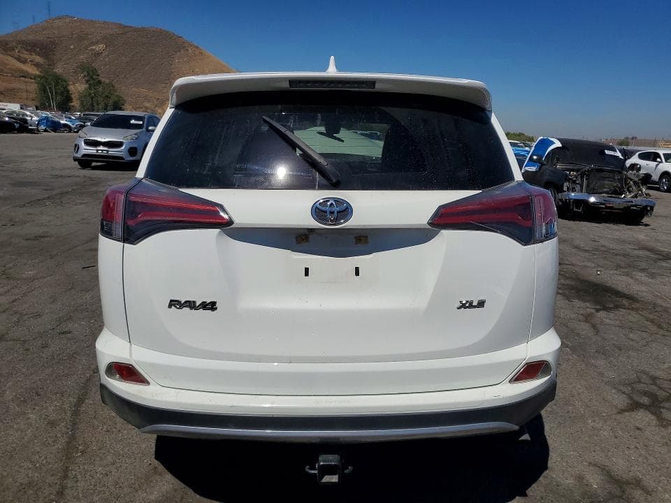 2018 TOYOTA RAV4 XLE 6