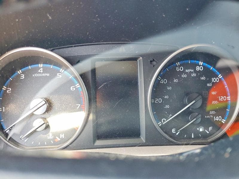 2018 TOYOTA RAV4 XLE 9