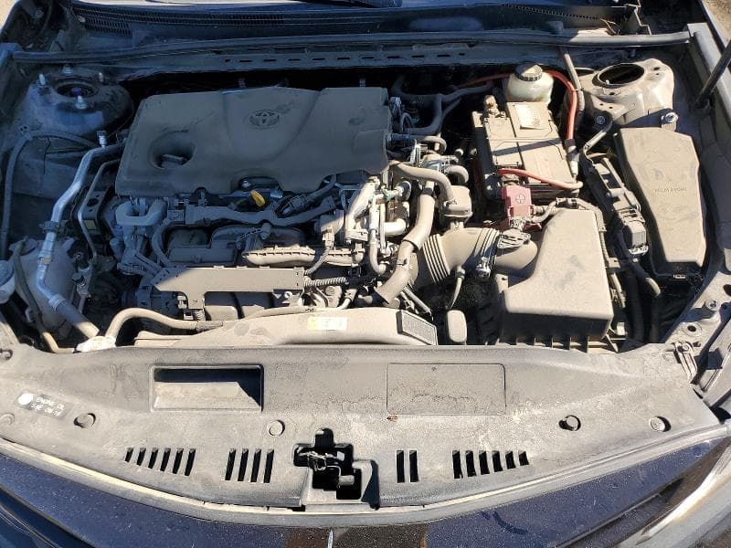 2018 TOYOTA CAMRY SE 11