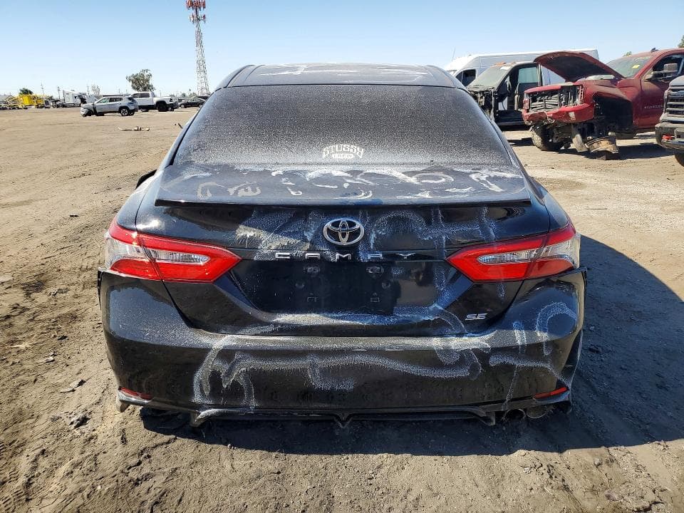 2018 TOYOTA CAMRY SE 6