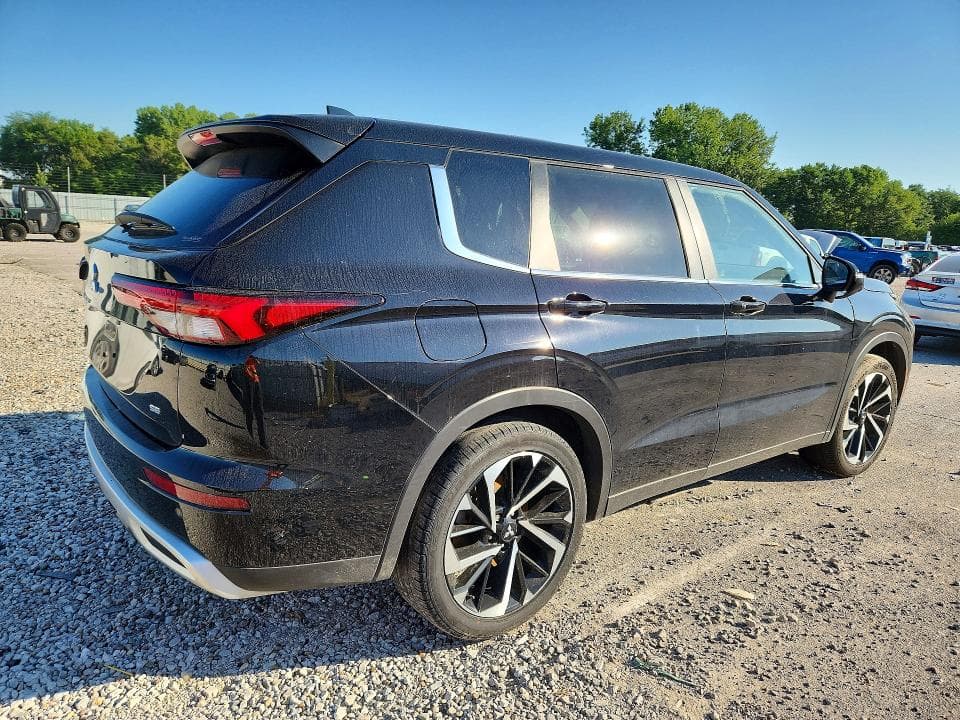 2022 MITSUBISHI OUTLANDER SE 3