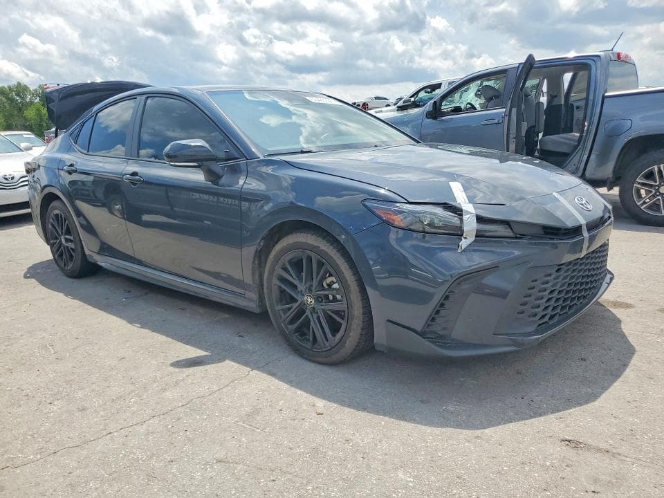 2025 TOYOTA CAMRY SE 4