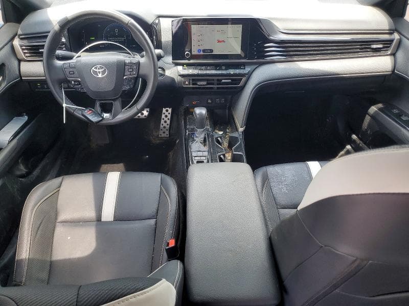 2025 TOYOTA CAMRY SE 8
