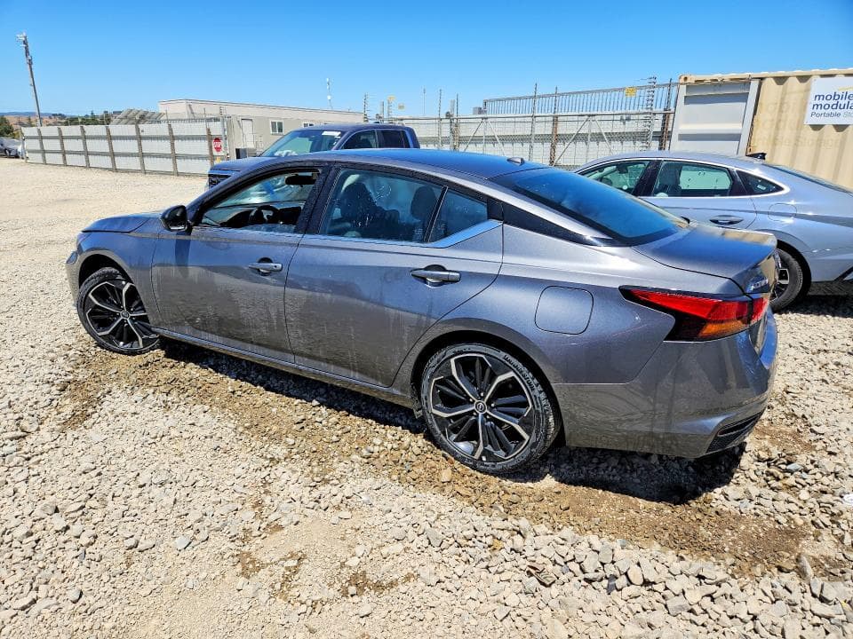 2025 NISSAN ALTIMA SR 2