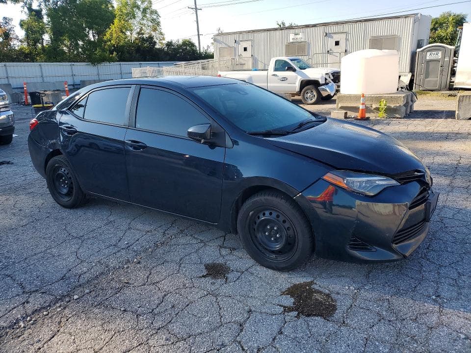 2017 TOYOTA COROLLA LE 4