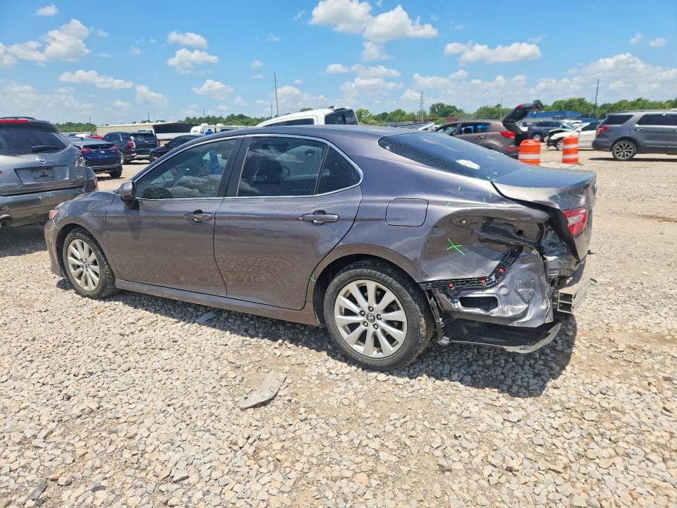 2018 TOYOTA CAMRY LE 2