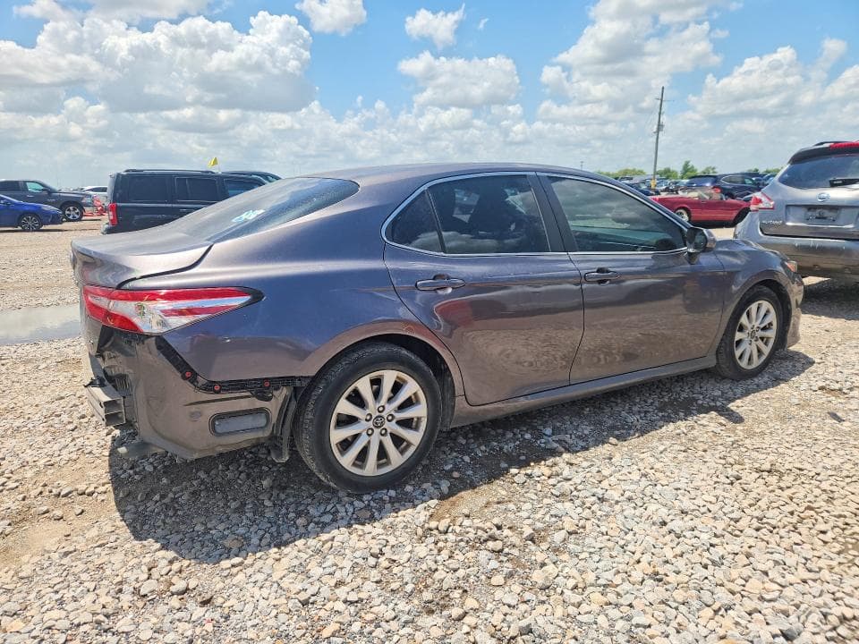 2018 TOYOTA CAMRY LE 3
