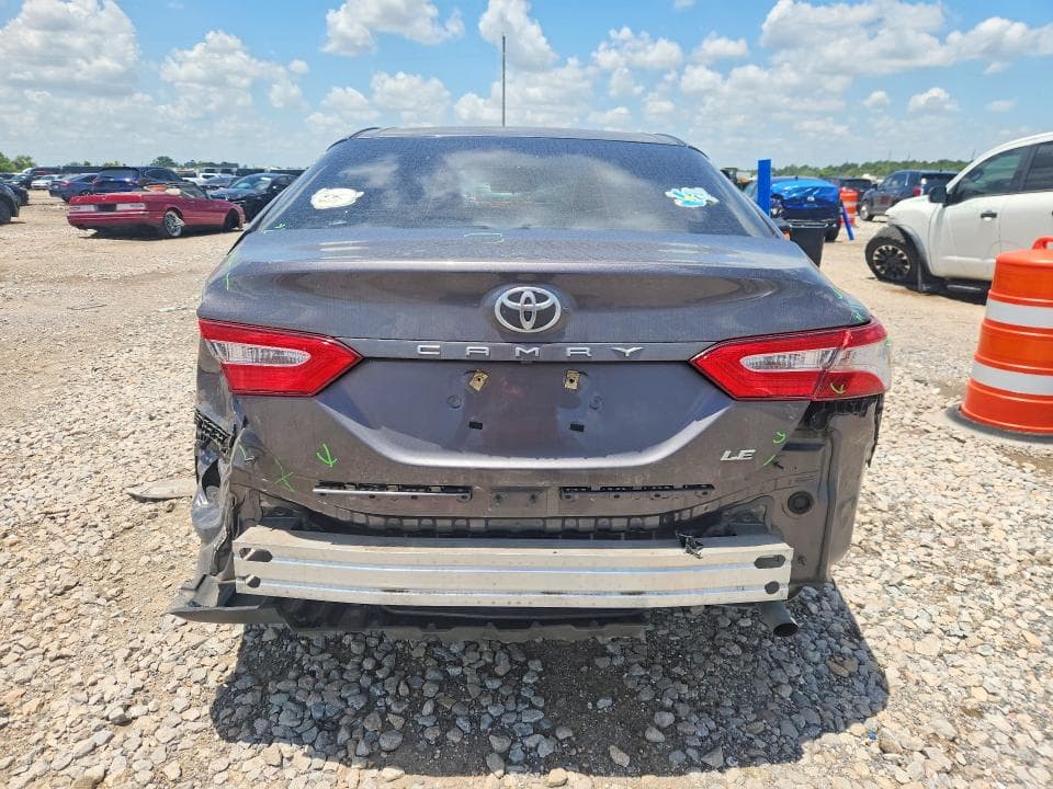 2018 TOYOTA CAMRY LE 6