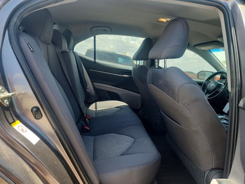 2018 TOYOTA CAMRY LE 10