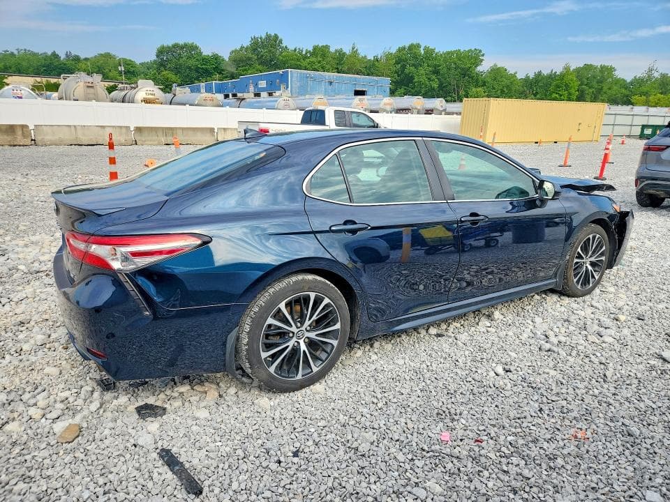 2019 TOYOTA CAMRY SE 3