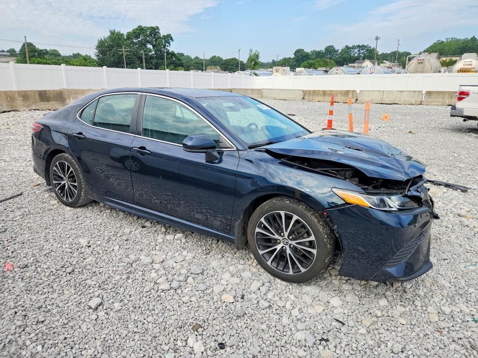 2019 TOYOTA CAMRY SE 4