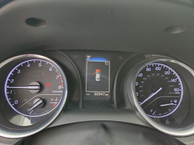 2019 TOYOTA CAMRY SE 9