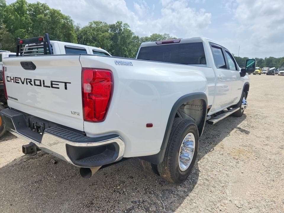 2022 CHEVROLET SILVERADO C3500 LT 3