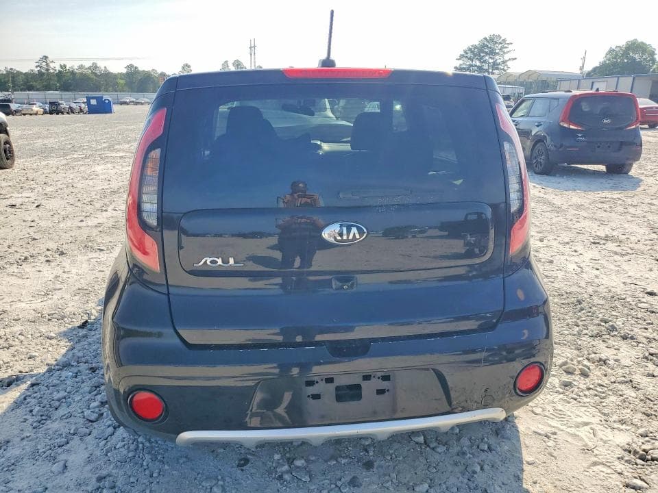 2017 KIA SOUL + 6