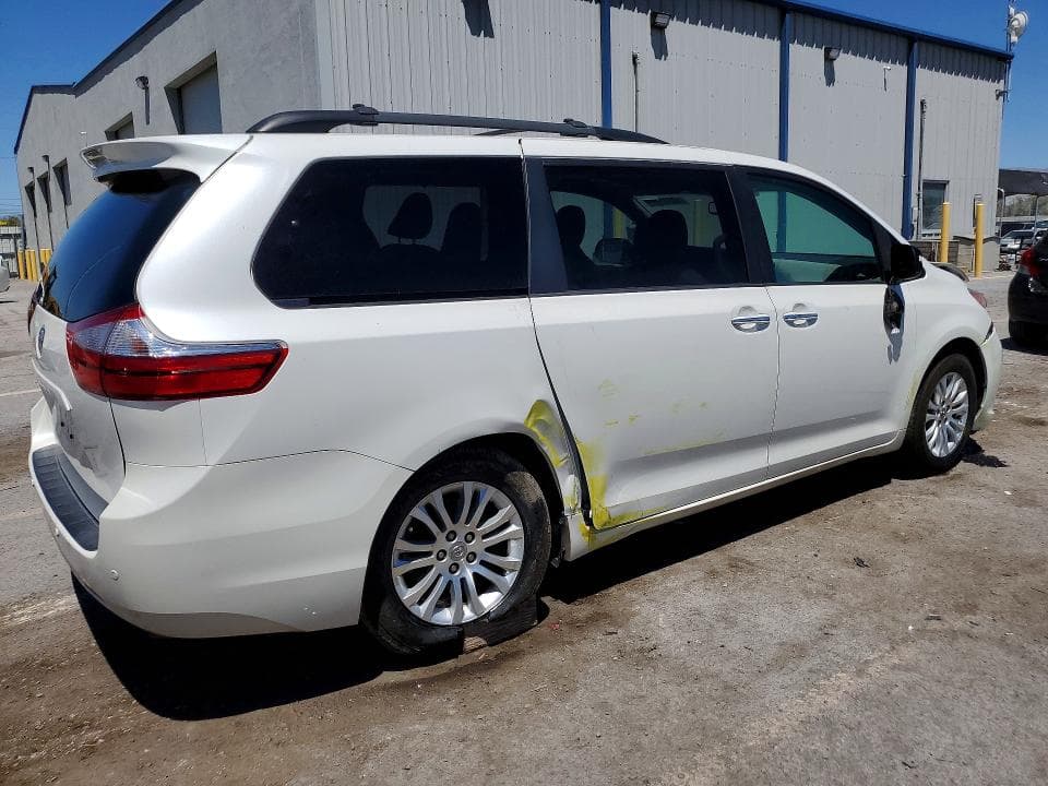 2017 TOYOTA SIENNA XLE 8-PASSENGER XLE 8-PASSENGER 3