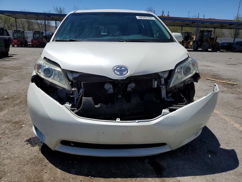 2017 TOYOTA SIENNA XLE 8-PASSENGER XLE 8-PASSENGER 5