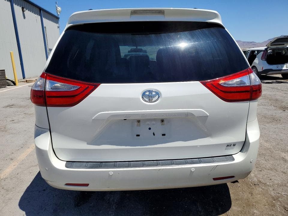 2017 TOYOTA SIENNA XLE 8-PASSENGER XLE 8-PASSENGER 6