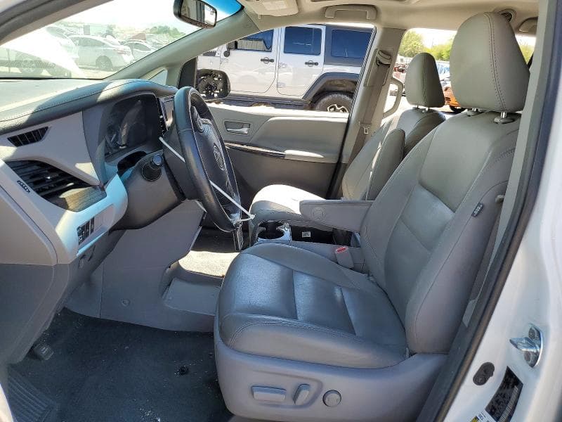 2017 TOYOTA SIENNA XLE 8-PASSENGER XLE 8-PASSENGER 7