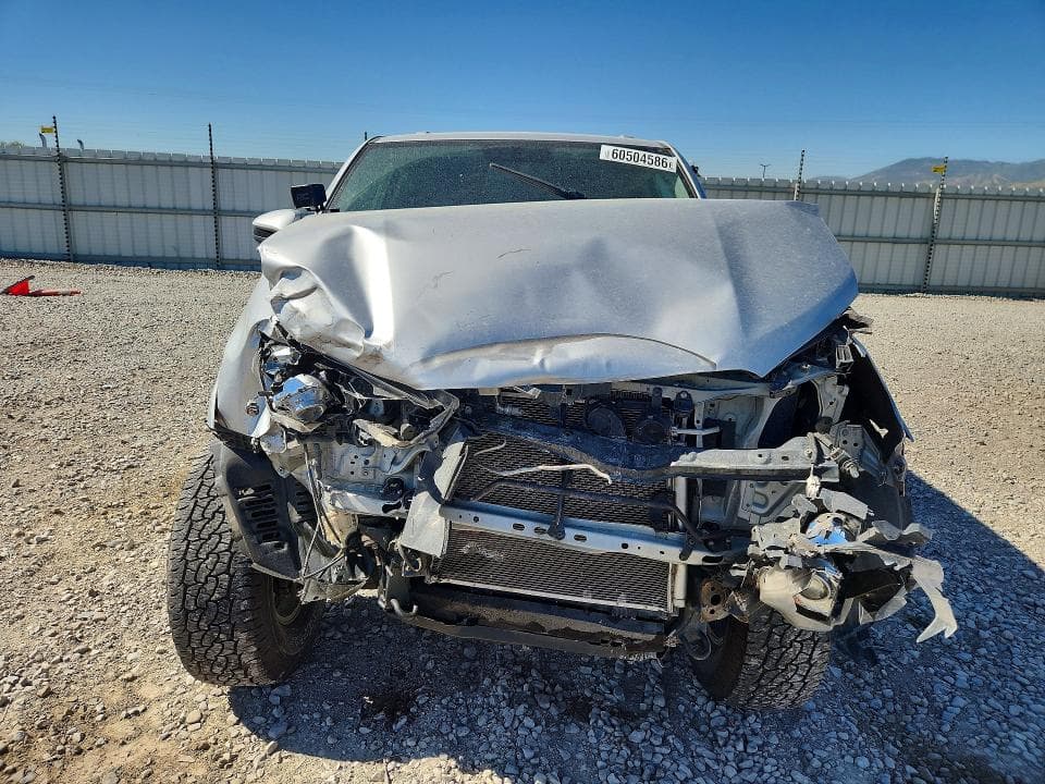 2018 TOYOTA 4RUNNER SR5 5