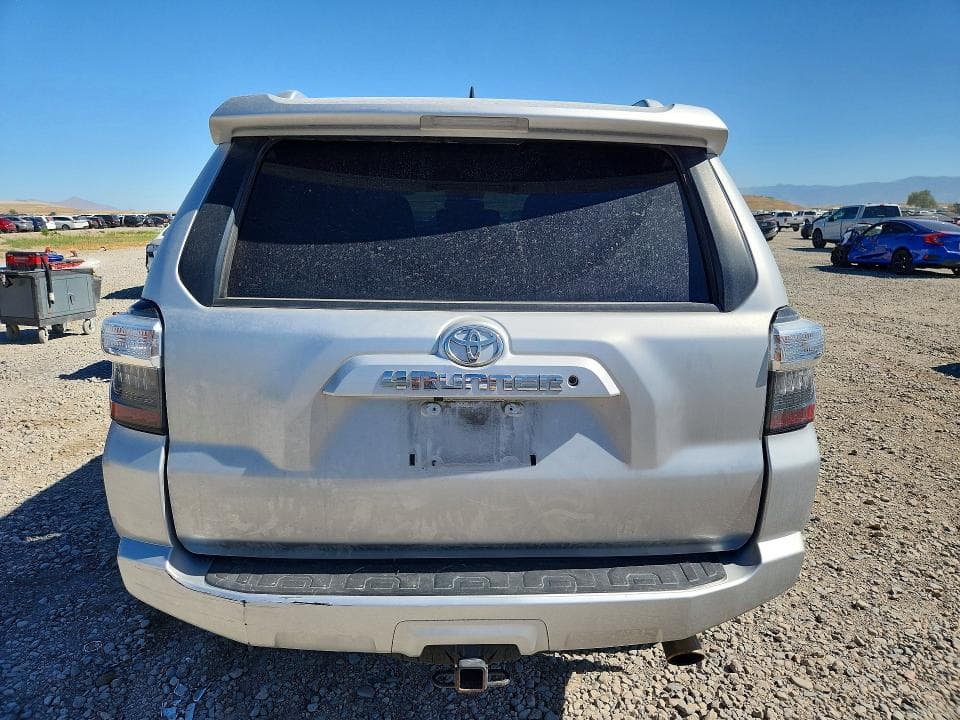 2018 TOYOTA 4RUNNER SR5 6