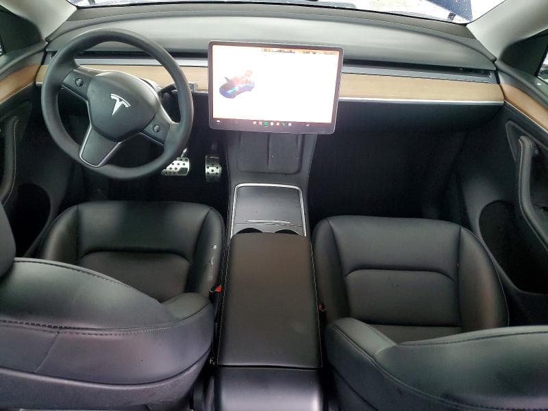 2024 TESLA MODEL Y 8