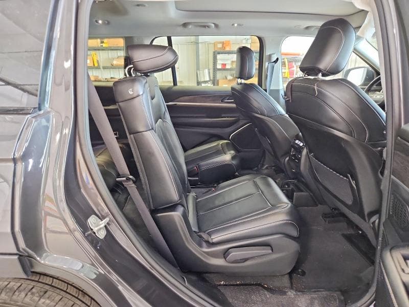 2022 JEEP GRAND CHEROKEE L LIMITED 11