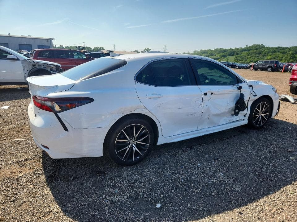 2024 TOYOTA CAMRY SE 3