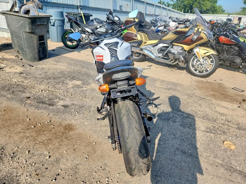2019 SUZUKI GSX-S750 M M 4