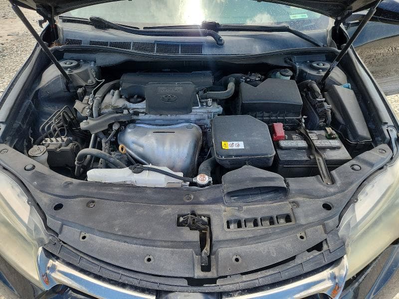 2017 TOYOTA CAMRY SE 11