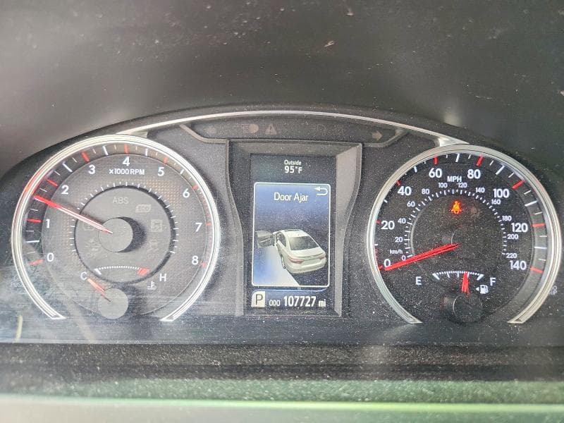 2017 TOYOTA CAMRY SE 9