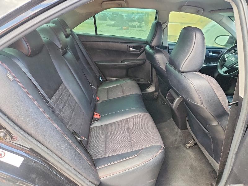 2017 TOYOTA CAMRY SE 10