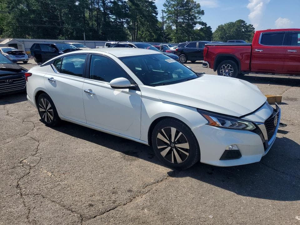 2022 NISSAN ALTIMA SV 4