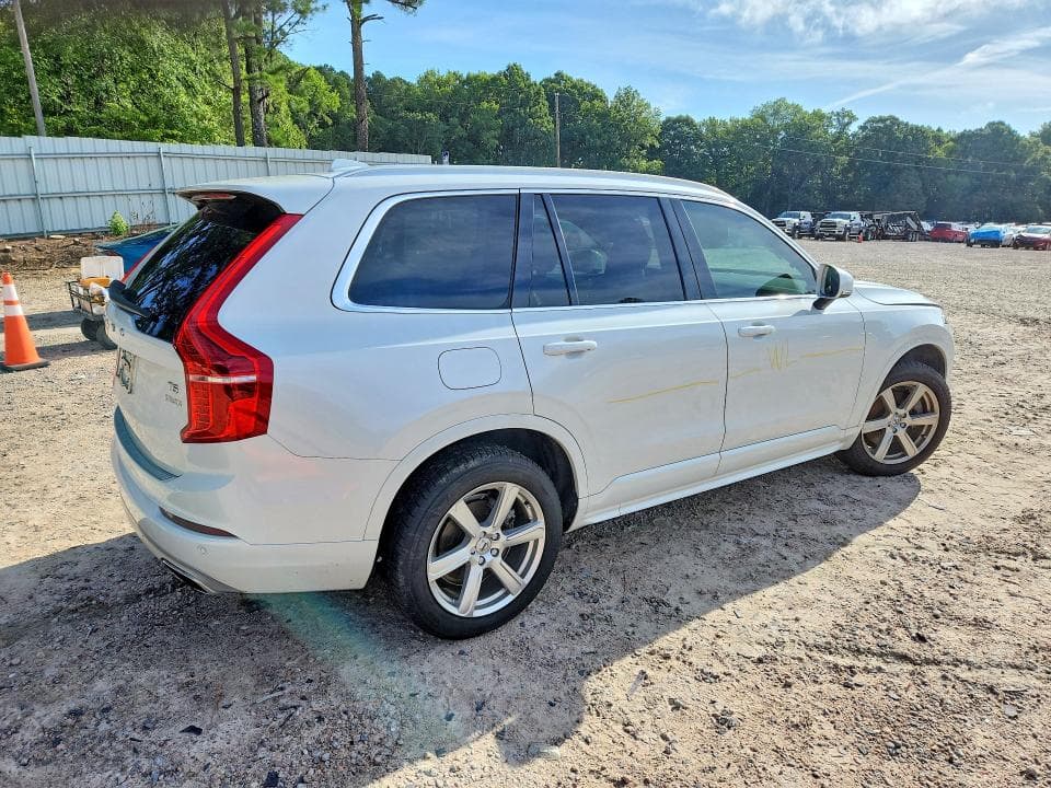 2021 VOLVO XC90 T5 MOMENTUM 3