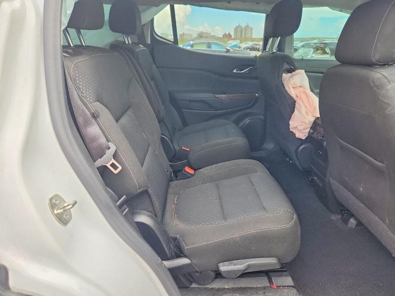 2023 GMC ACADIA SLE 11