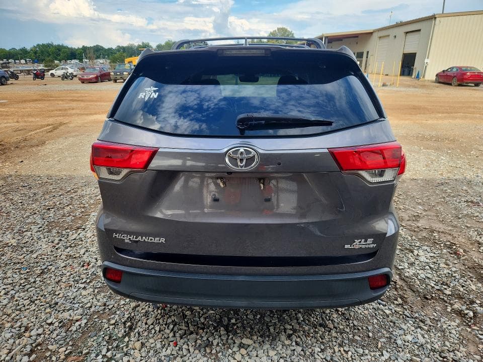 2019 TOYOTA HIGHLANDER XLE 6