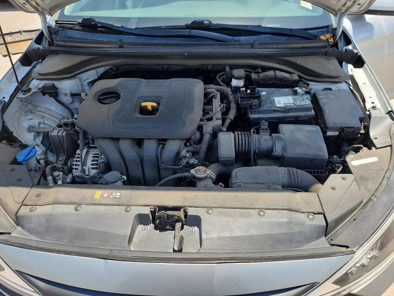 2020 HYUNDAI ELANTRA SE 11